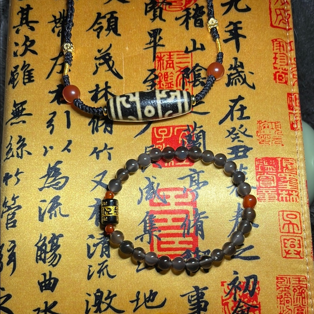 Elegant Black and Gold Beaded Necklace and Bracelet Set